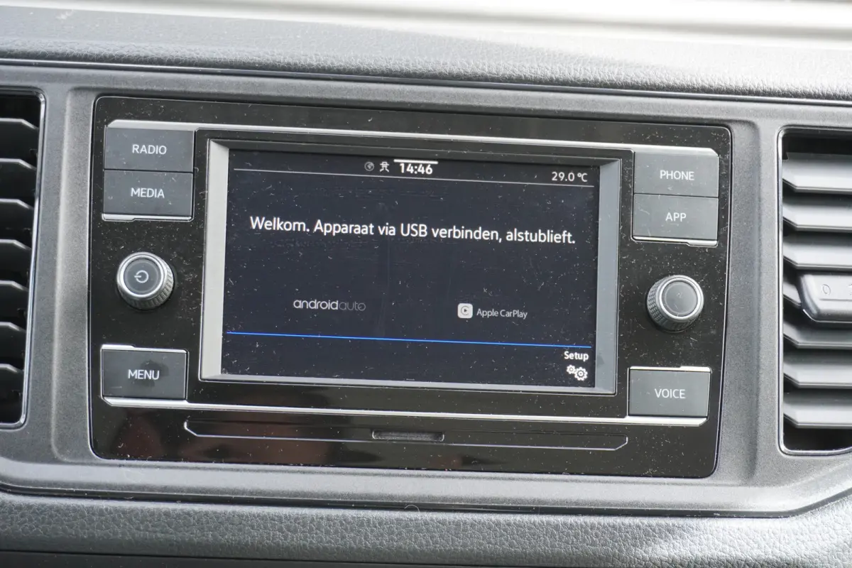 140pk Automaat Bakwagen Laadklep zijdeur Apple Carplay Airco Cruise control