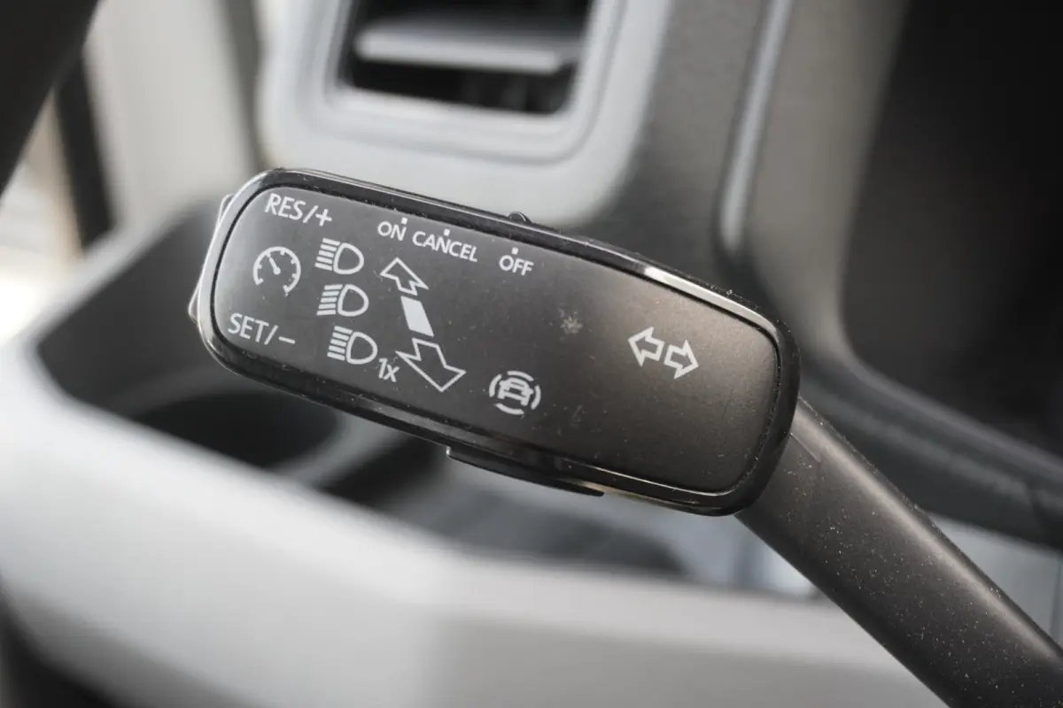 140pk Automaat Bakwagen Laadklep zijdeur Apple Carplay Airco Cruise control