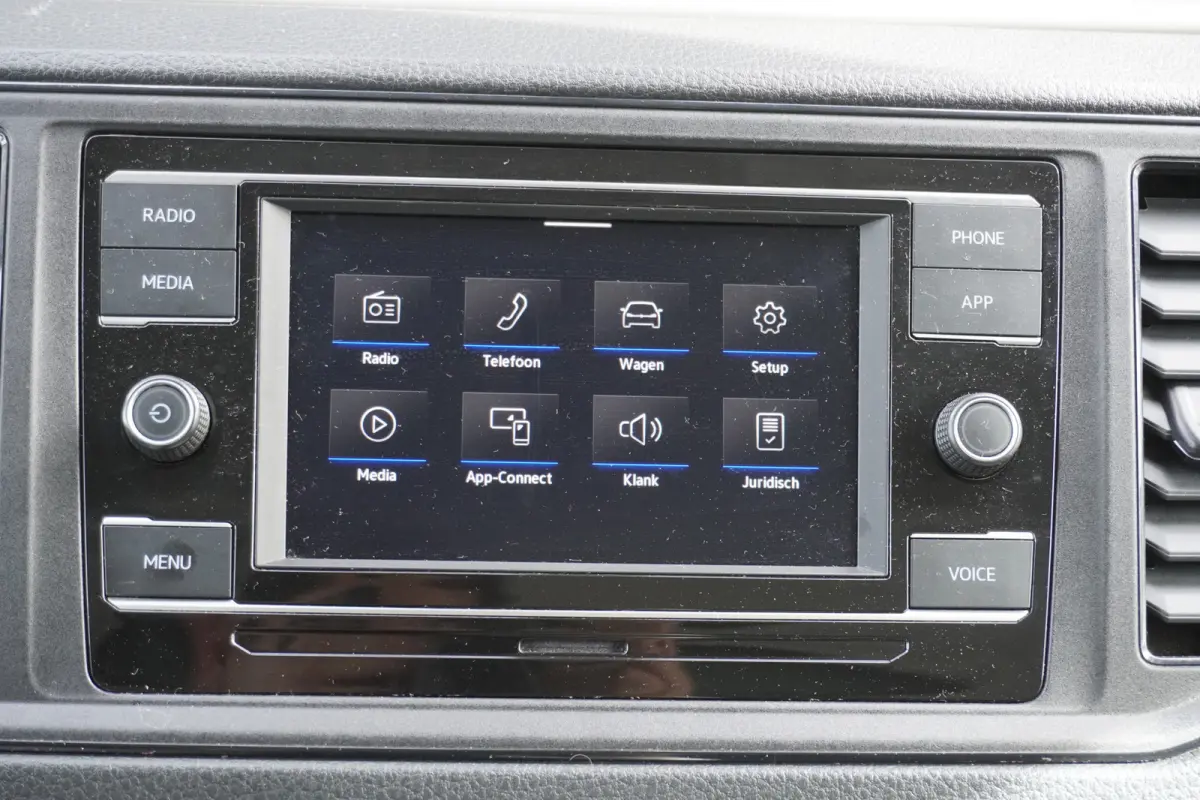 140pk Automaat Bakwagen Laadklep zijdeur Apple Carplay Airco Cruise control