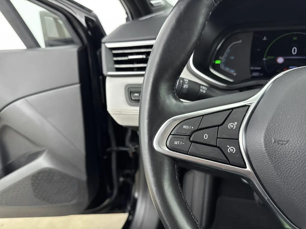 E-Tech Hybrid 140pk Initiale Paris | 360 Camera | CarPlay | Stoel/Stuurverwarming | Dodehoekbewaking