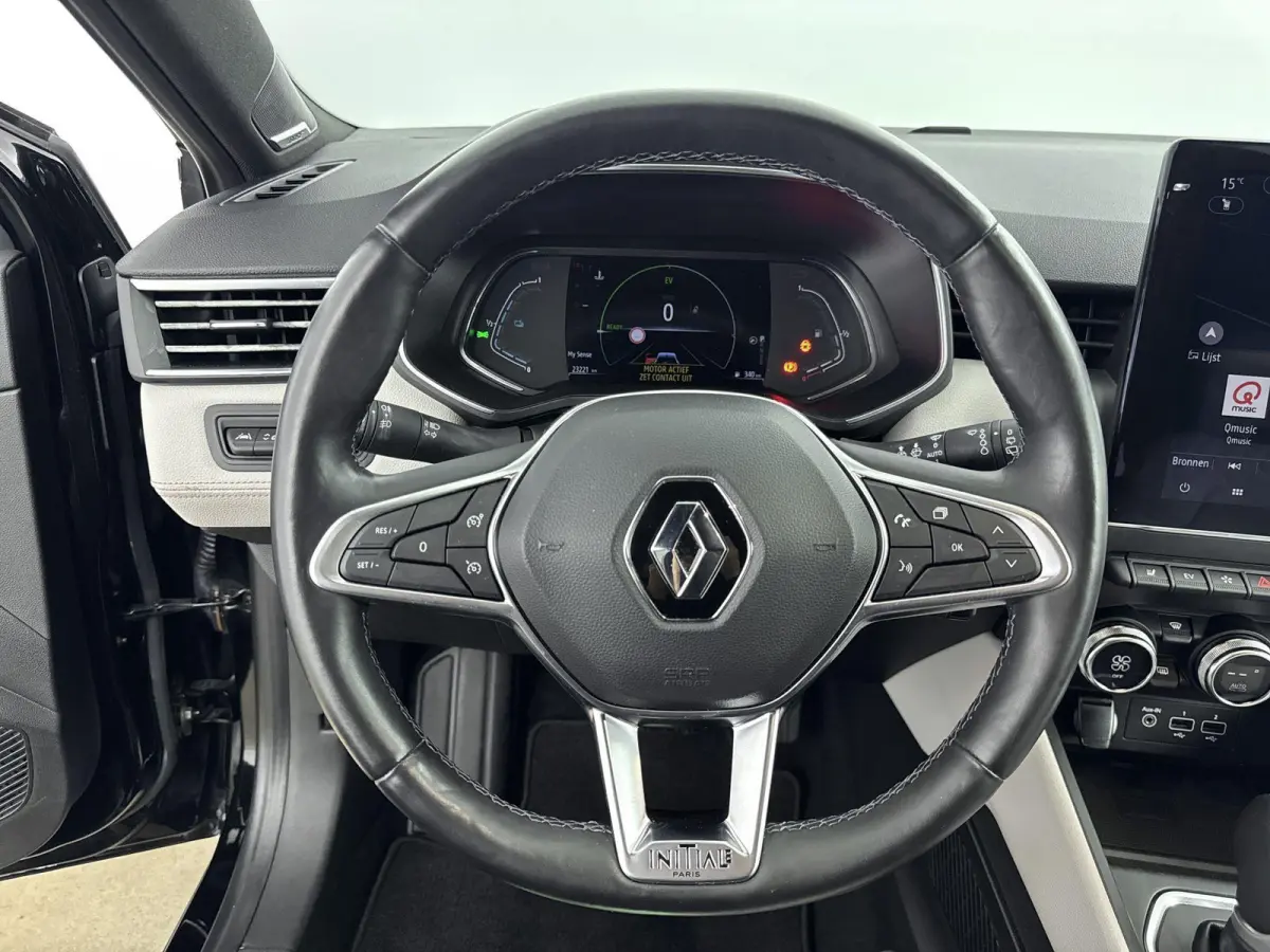 E-Tech Hybrid 140pk Initiale Paris | 360 Camera | CarPlay | Stoel/Stuurverwarming | Dodehoekbewaking