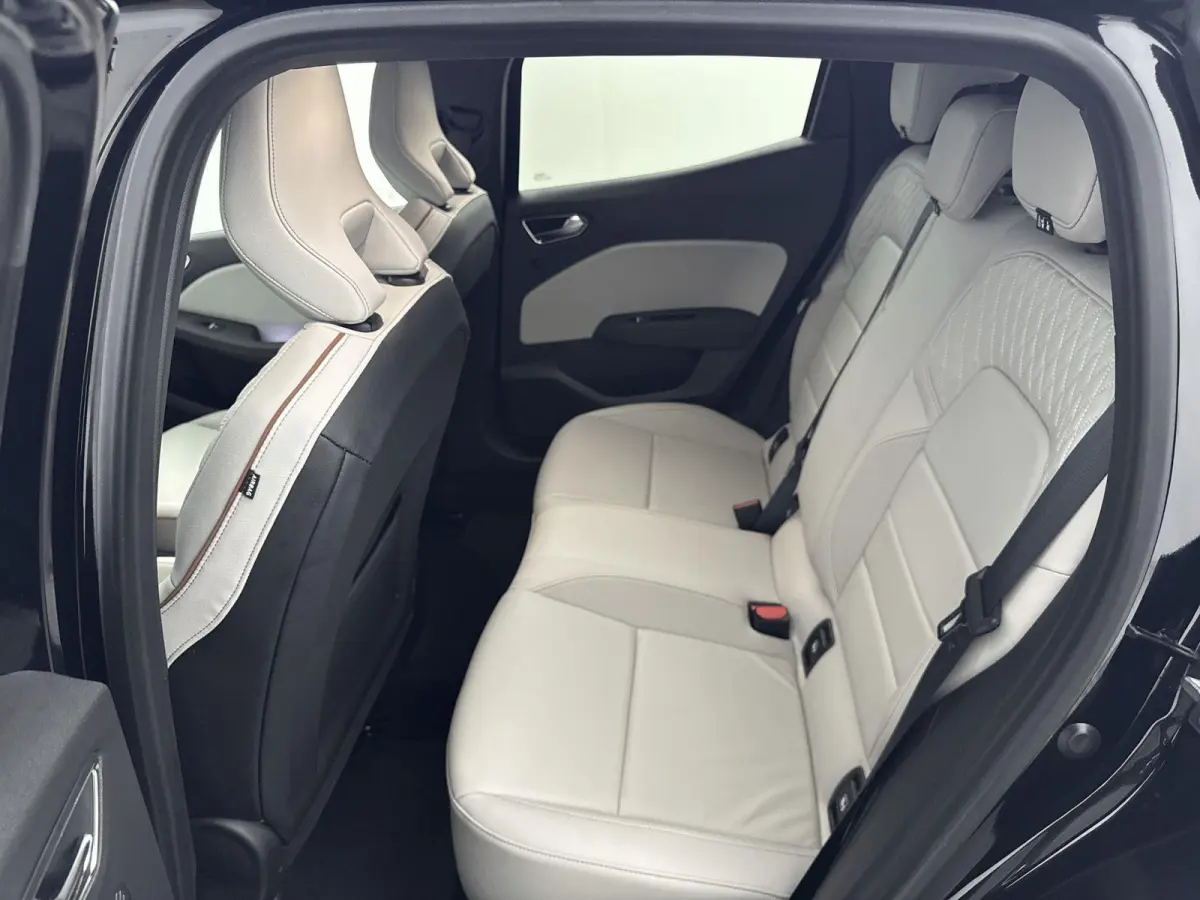 E-Tech Hybrid 140pk Initiale Paris | 360 Camera | CarPlay | Stoel/Stuurverwarming | Dodehoekbewaking