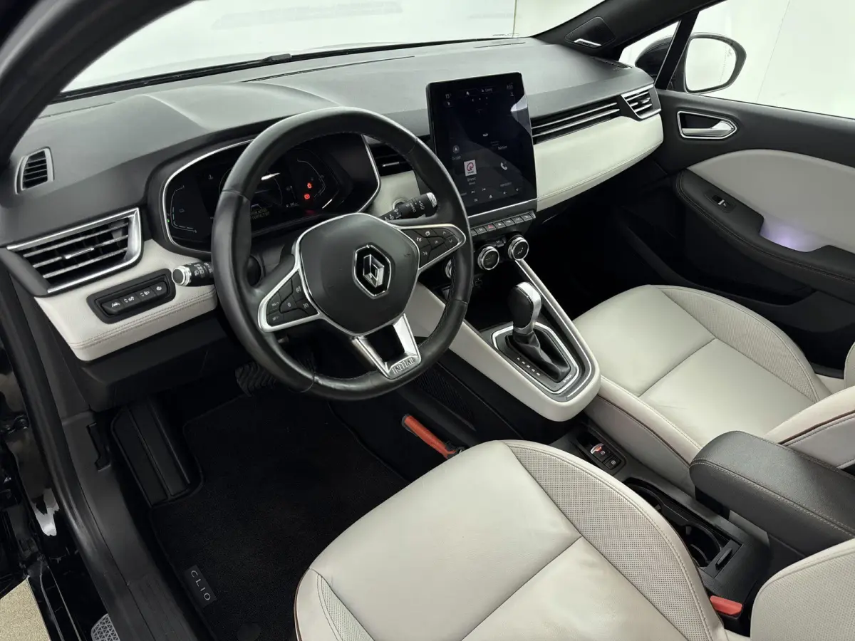 E-Tech Hybrid 140pk Initiale Paris | 360 Camera | CarPlay | Stoel/Stuurverwarming | Dodehoekbewaking