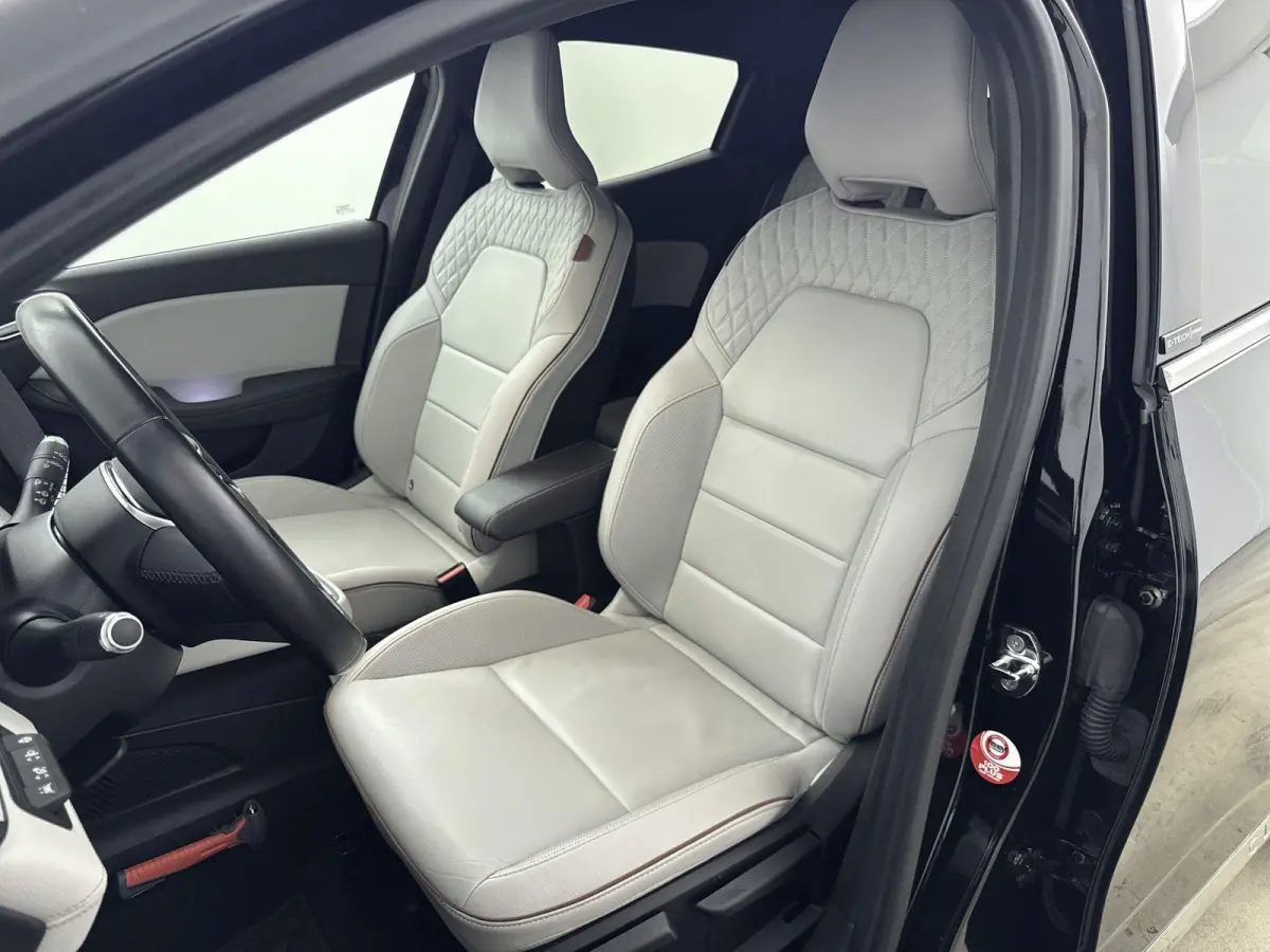 E-Tech Hybrid 140pk Initiale Paris | 360 Camera | CarPlay | Stoel/Stuurverwarming | Dodehoekbewaking