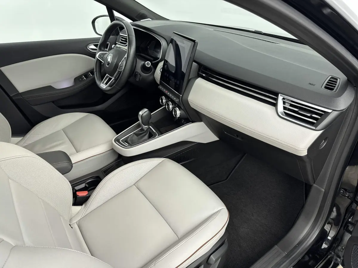 E-Tech Hybrid 140pk Initiale Paris | 360 Camera | CarPlay | Stoel/Stuurverwarming | Dodehoekbewaking