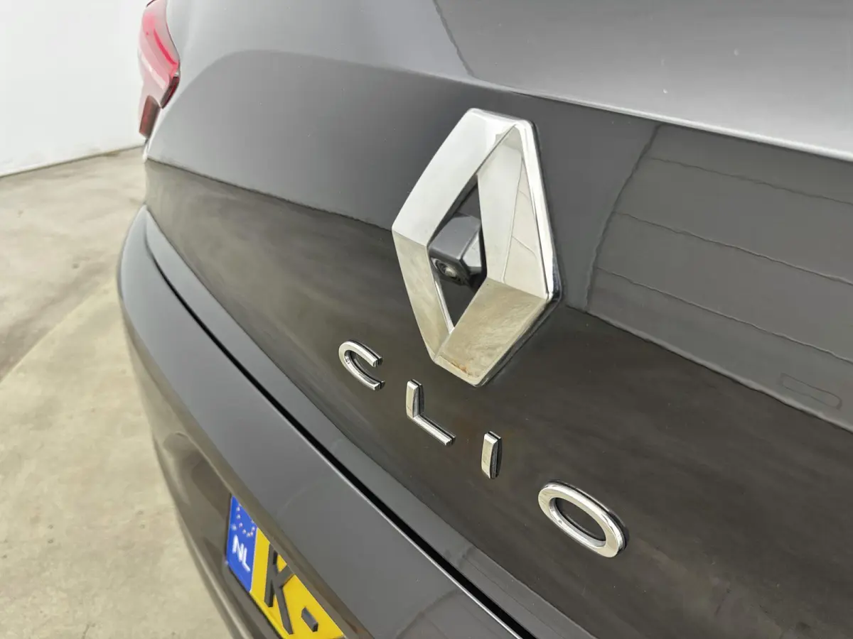 E-Tech Hybrid 140pk Initiale Paris | 360 Camera | CarPlay | Stoel/Stuurverwarming | Dodehoekbewaking