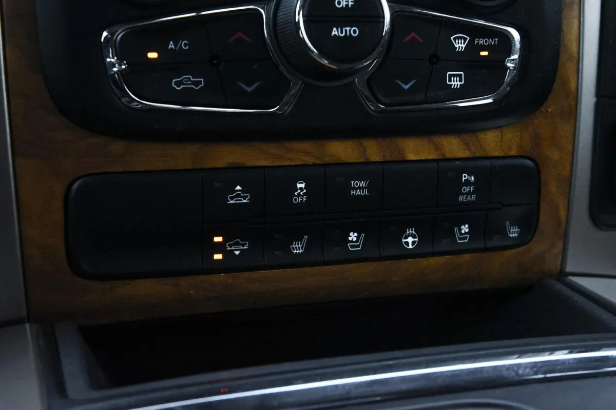 1500 4X4 5.7 V8 4x4 Crew Cab Laramie
