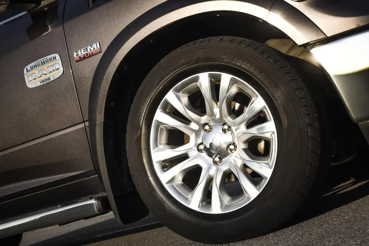 1500 4X4 5.7 V8 4x4 Crew Cab Laramie
