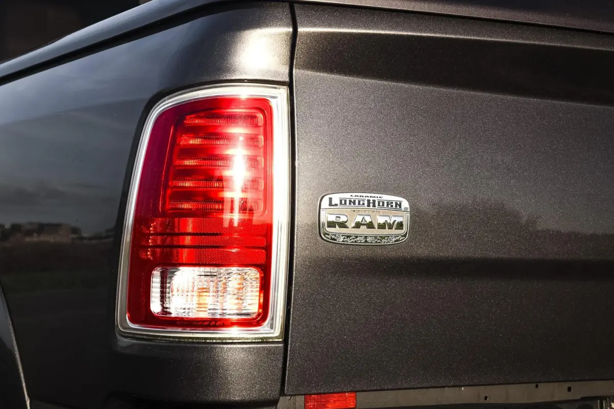 1500 4X4 5.7 V8 4x4 Crew Cab Laramie