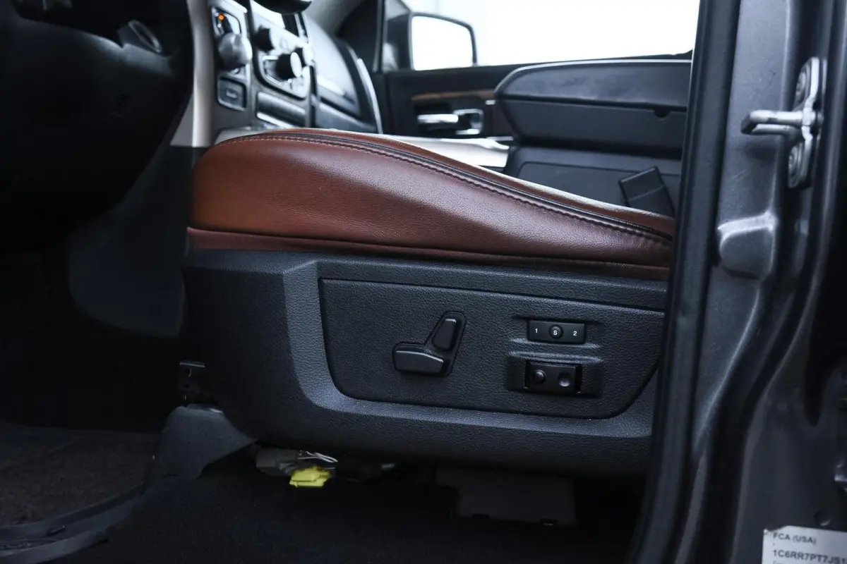 1500 4X4 5.7 V8 4x4 Crew Cab Laramie