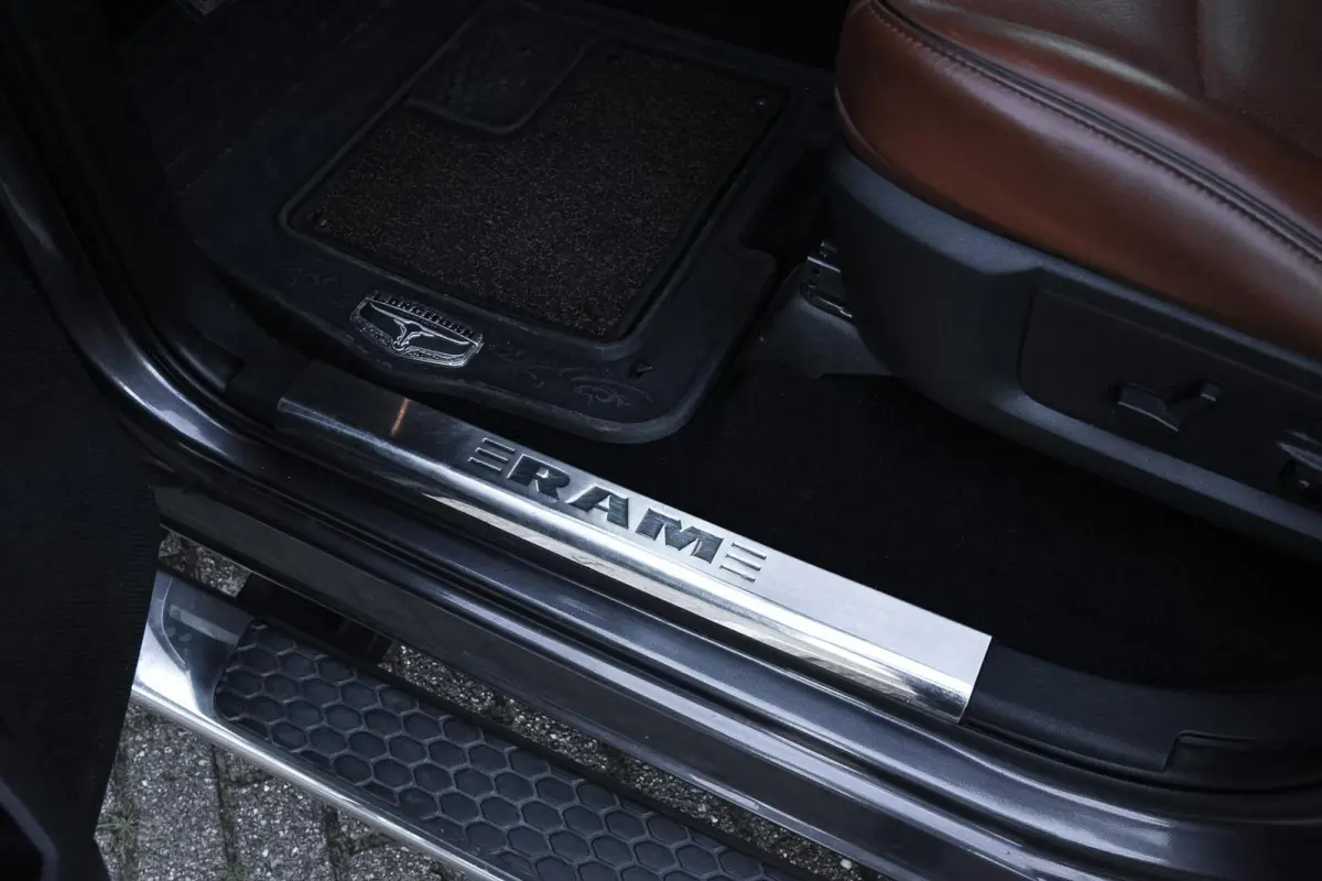 1500 4X4 5.7 V8 4x4 Crew Cab Laramie