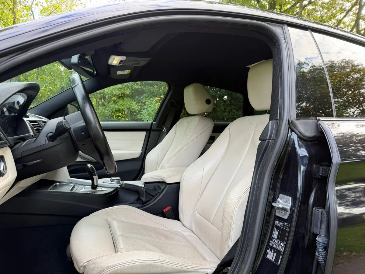 418d Centennial High Executive | " 165.000 " KM + M Pakket + Leder Nu € 16.975,- !!!