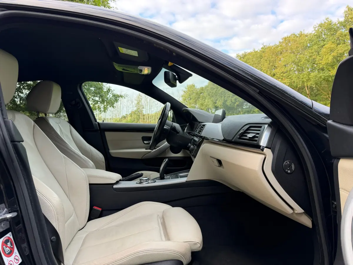 418d Centennial High Executive | " 165.000 " KM + M Pakket + Leder Nu € 16.975,- !!!