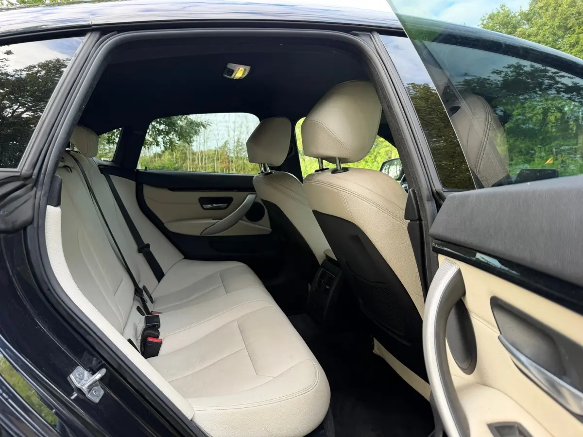 418d Centennial High Executive | " 165.000 " KM + M Pakket + Leder Nu € 16.975,- !!!