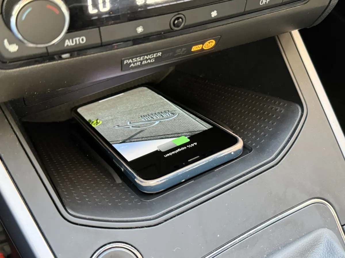 1.0 TSI FR Business Intense Plus | Camera | Apple Carplay