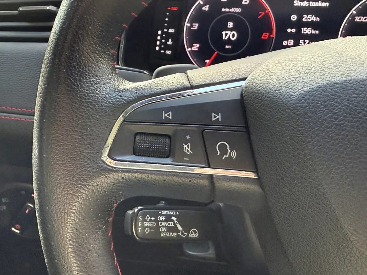 1.0 TSI FR Business Intense Plus | Camera | Apple Carplay