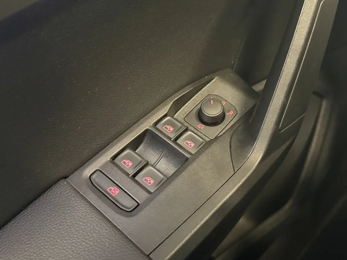1.0 TSI FR Business Intense Plus | Camera | Apple Carplay