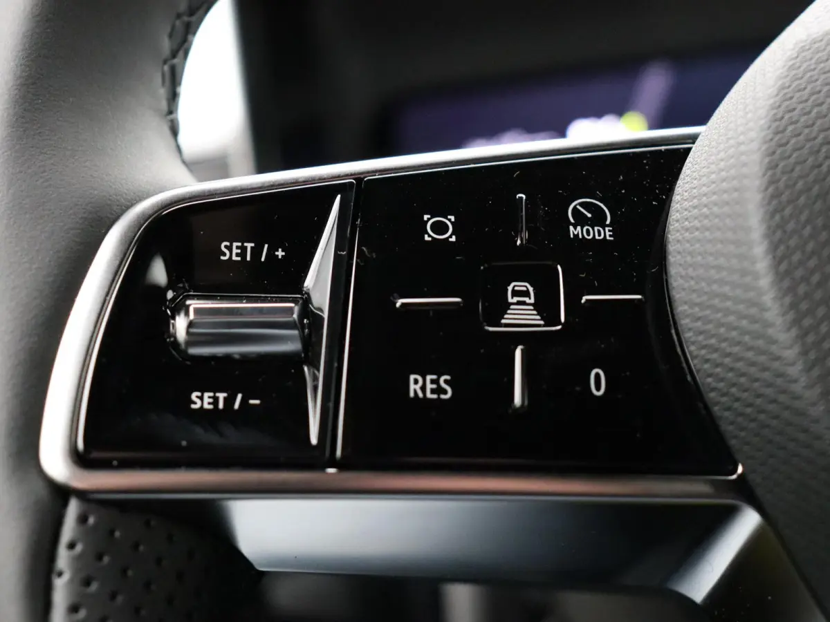 urban range iconic cinq 40 kWh | Vijf jaar garantie | Harman kardon | Blind spot warning |