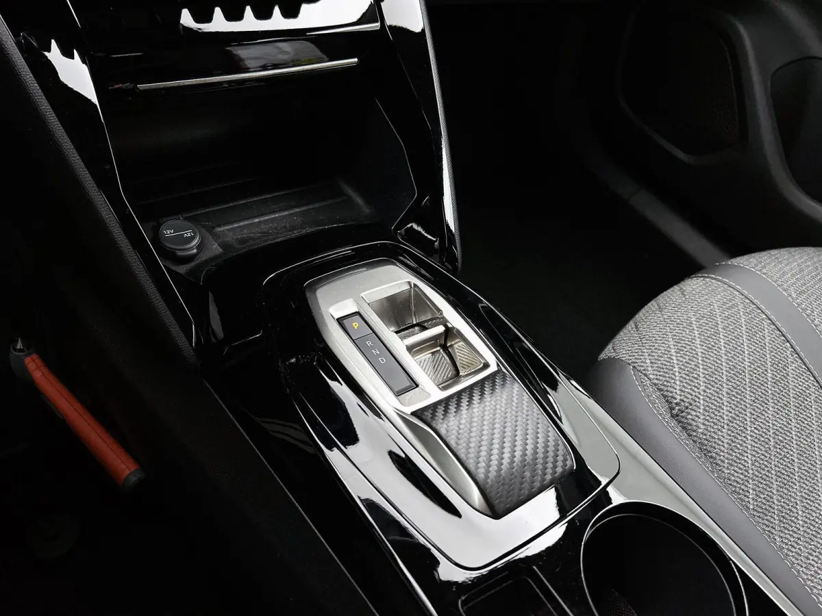 SUV Allure Hybrid 145pk Automaat | Navigatie | 360° Camera | Climate Control | Adaptieve Cruise Control | Parkeersensoren v+a | Keyless | Dodehoeksensor | Draadloze Apple Carplay / Android 