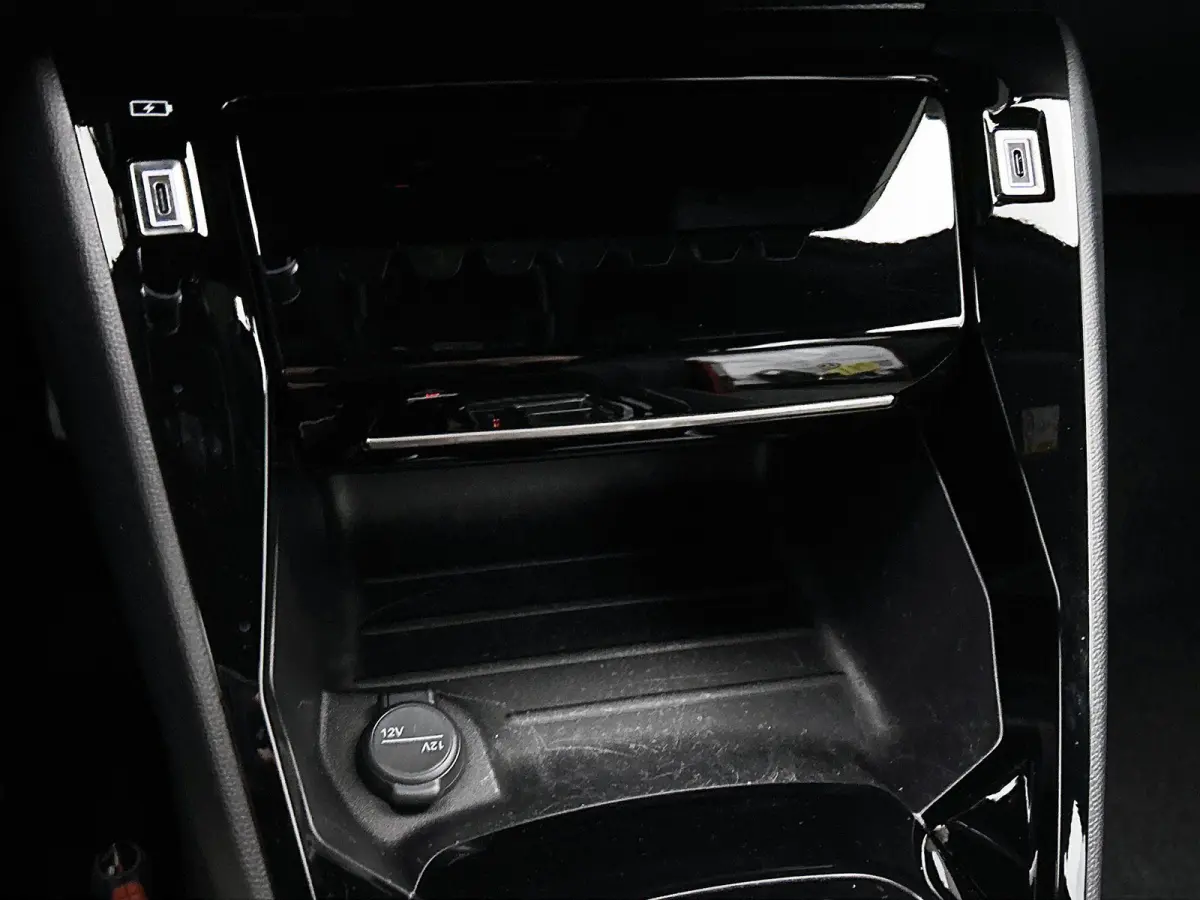 SUV Allure Hybrid 145pk Automaat | Navigatie | 360° Camera | Climate Control | Adaptieve Cruise Control | Parkeersensoren v+a | Keyless | Dodehoeksensor | Draadloze Apple Carplay / Android 