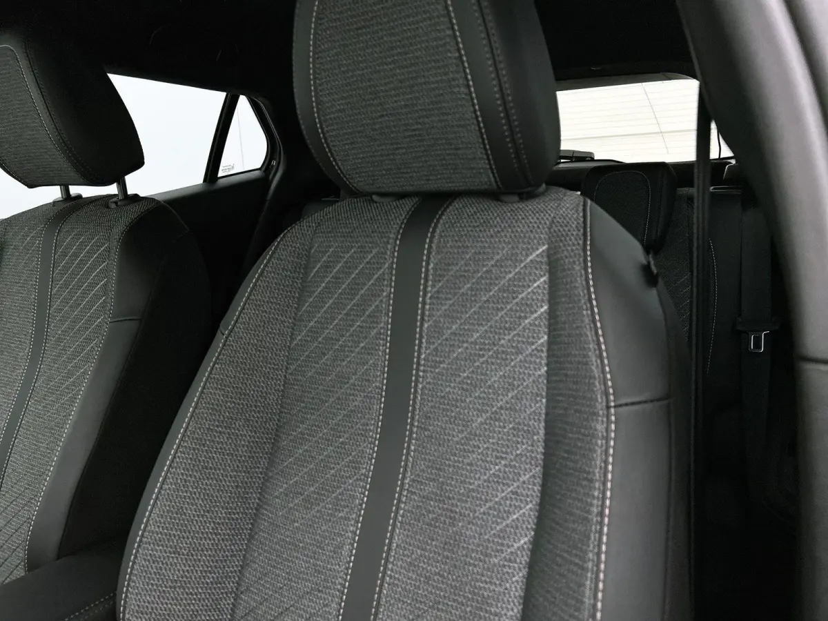 SUV Allure Hybrid 145pk Automaat | Navigatie | 360° Camera | Climate Control | Adaptieve Cruise Control | Parkeersensoren v+a | Keyless | Dodehoeksensor | Draadloze Apple Carplay / Android 