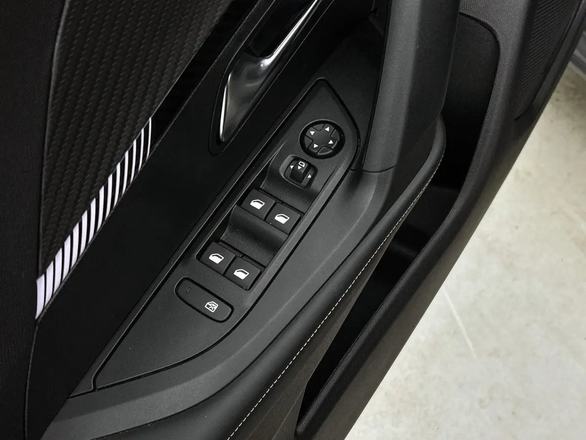 SUV Allure Hybrid 145pk Automaat | Navigatie | 360° Camera | Climate Control | Adaptieve Cruise Control | Parkeersensoren v+a | Keyless | Dodehoeksensor | Draadloze Apple Carplay / Android 