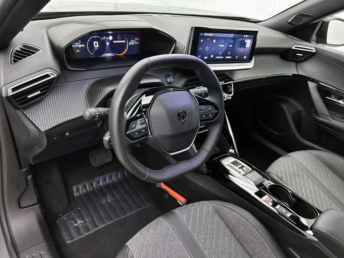 SUV Allure Hybrid 145pk Automaat | Navigatie | 360° Camera | Climate Control | Adaptieve Cruise Control | Parkeersensoren v+a | Keyless | Dodehoeksensor | Draadloze Apple Carplay / Android 