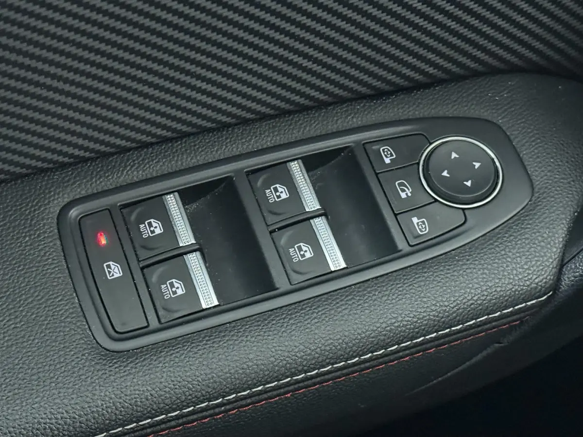 R.S. Line E-Tech Plug-in Hybrid 160 | Stoelverw. | achteruitrijcamera | groot navigatie |