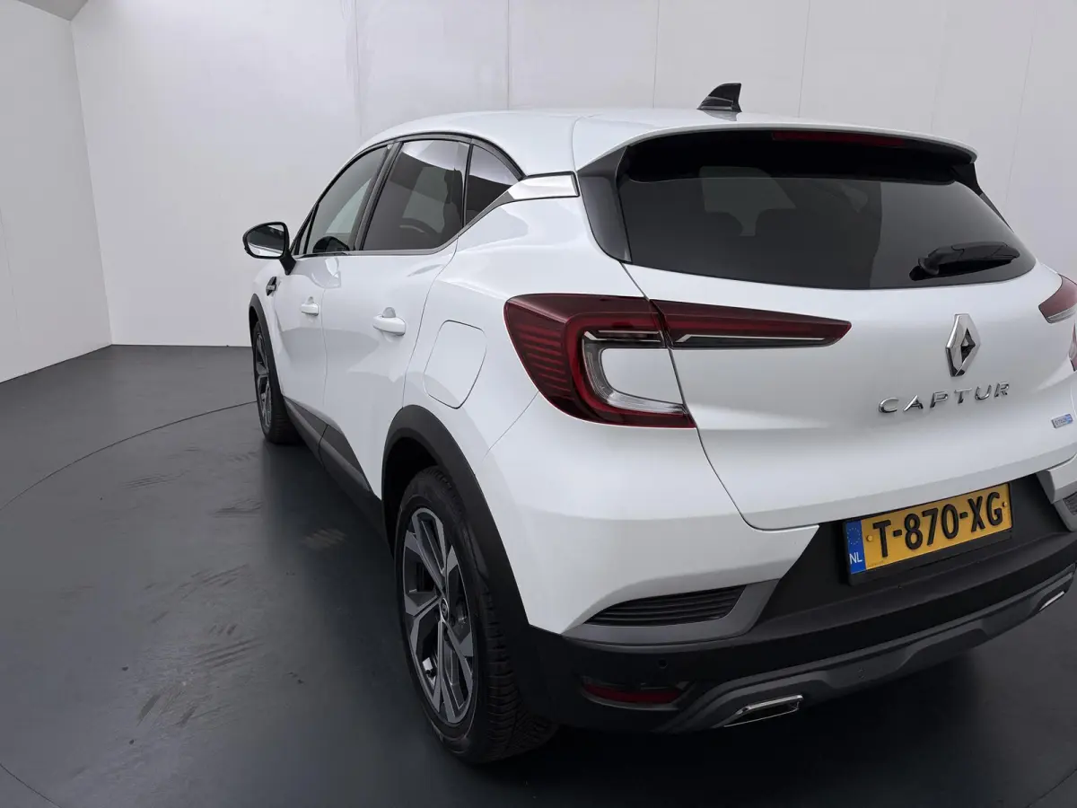 R.S. Line E-Tech Plug-in Hybrid 160 | Stoelverw. | achteruitrijcamera | groot navigatie |