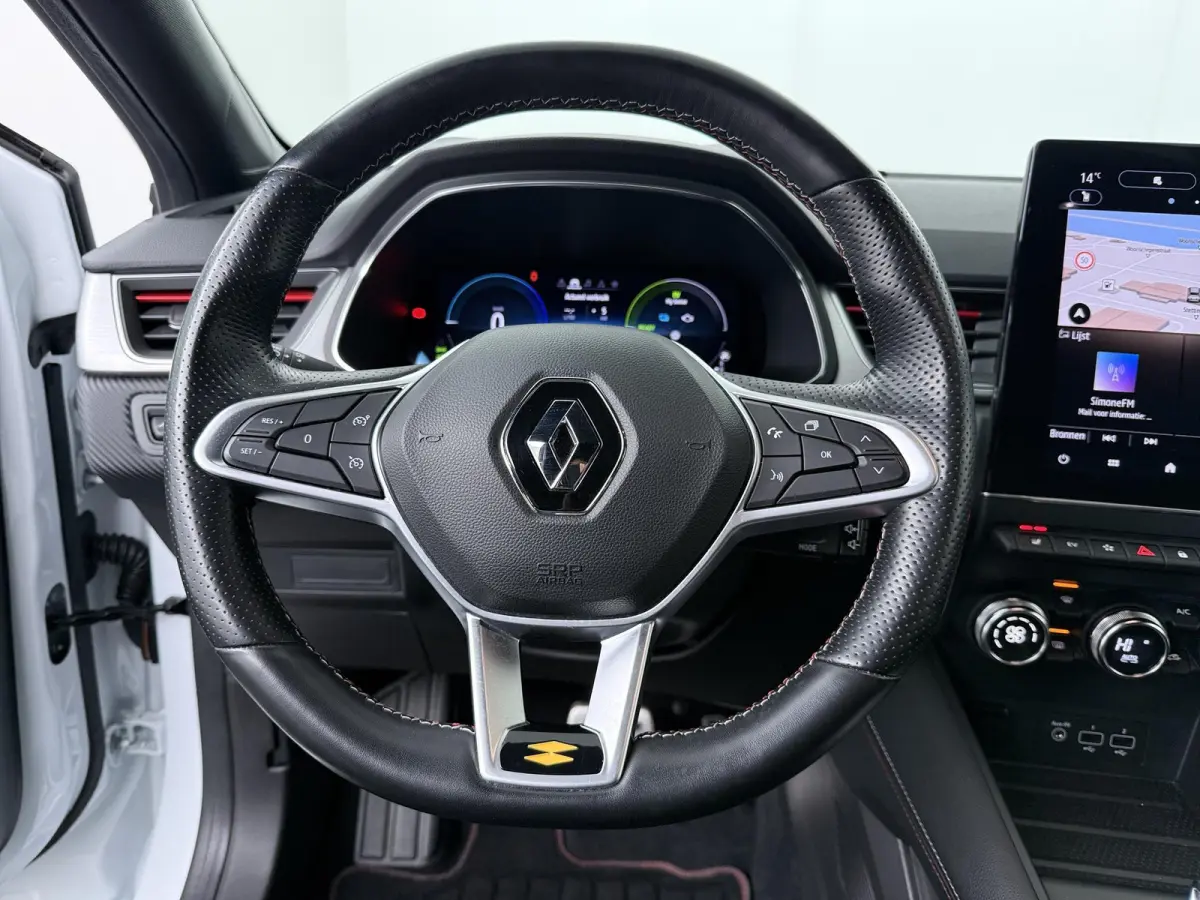 R.S. Line E-Tech Plug-in Hybrid 160 | Stoelverw. | achteruitrijcamera | groot navigatie |
