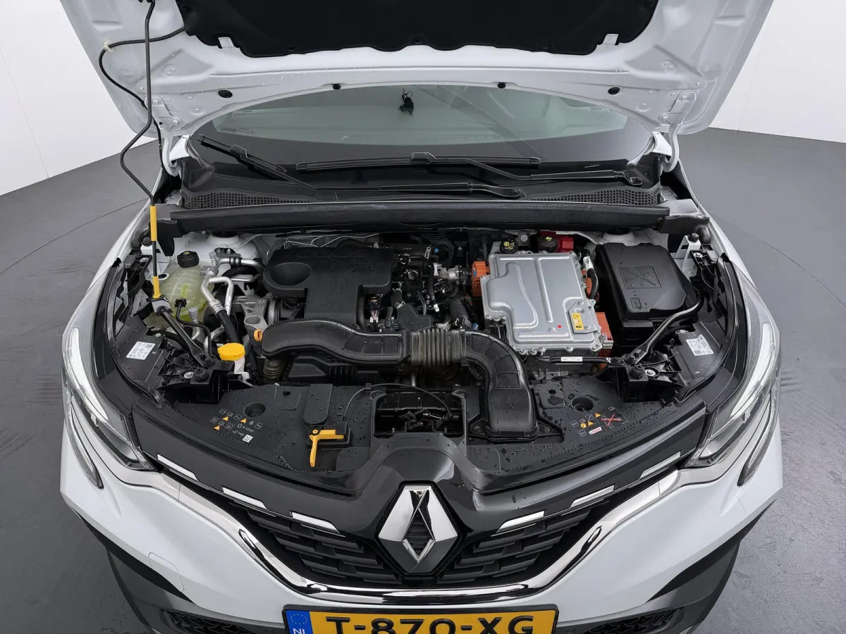 R.S. Line E-Tech Plug-in Hybrid 160 | Stoelverw. | achteruitrijcamera | groot navigatie |
