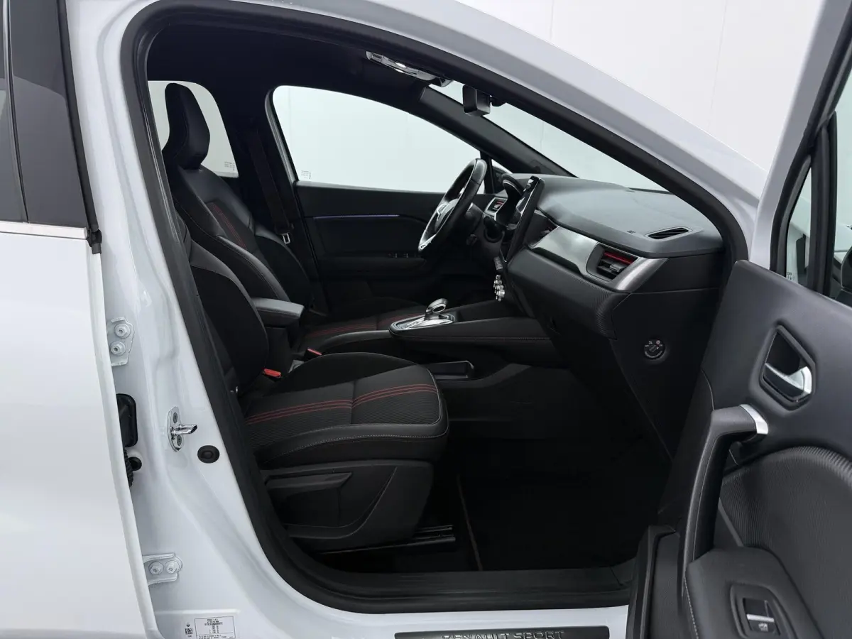 R.S. Line E-Tech Plug-in Hybrid 160 | Stoelverw. | achteruitrijcamera | groot navigatie |
