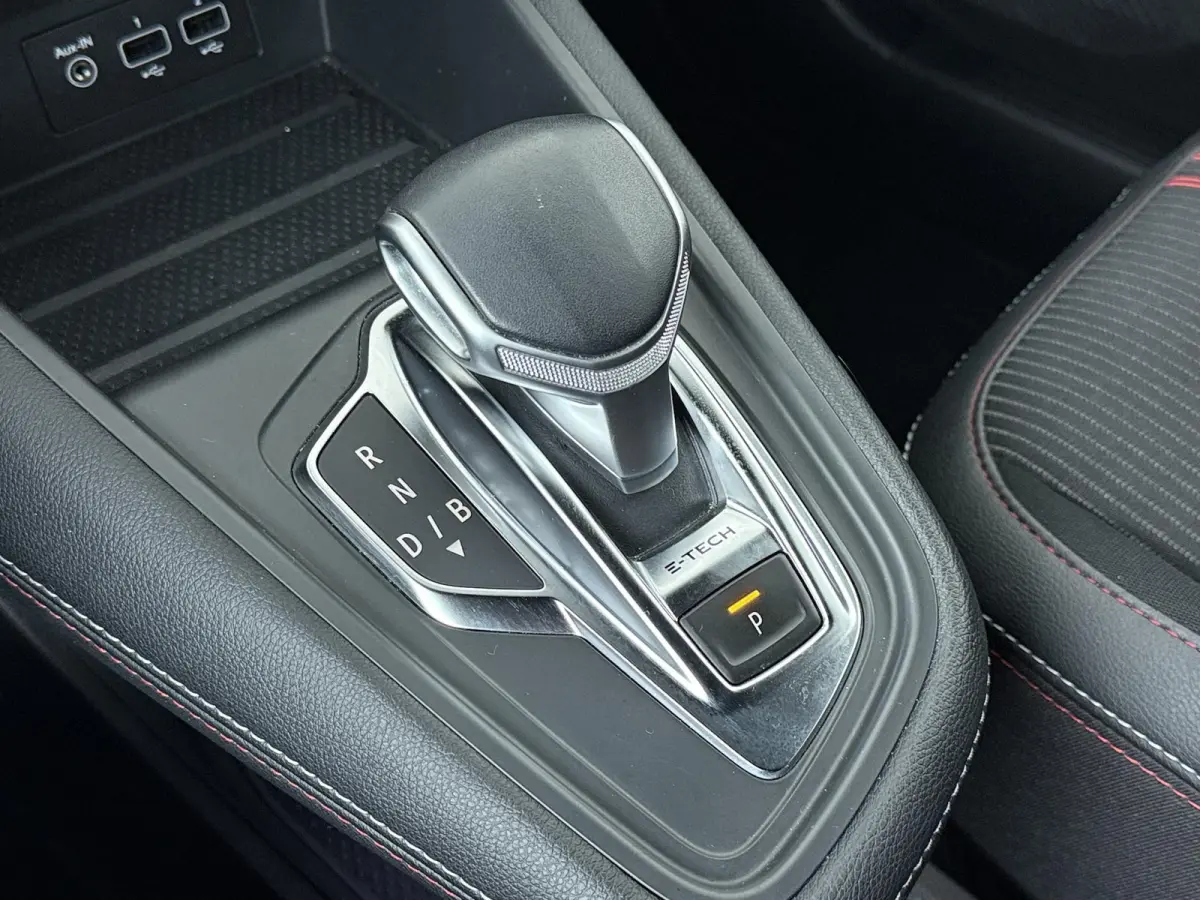 R.S. Line E-Tech Plug-in Hybrid 160 | Stoelverw. | achteruitrijcamera | groot navigatie |