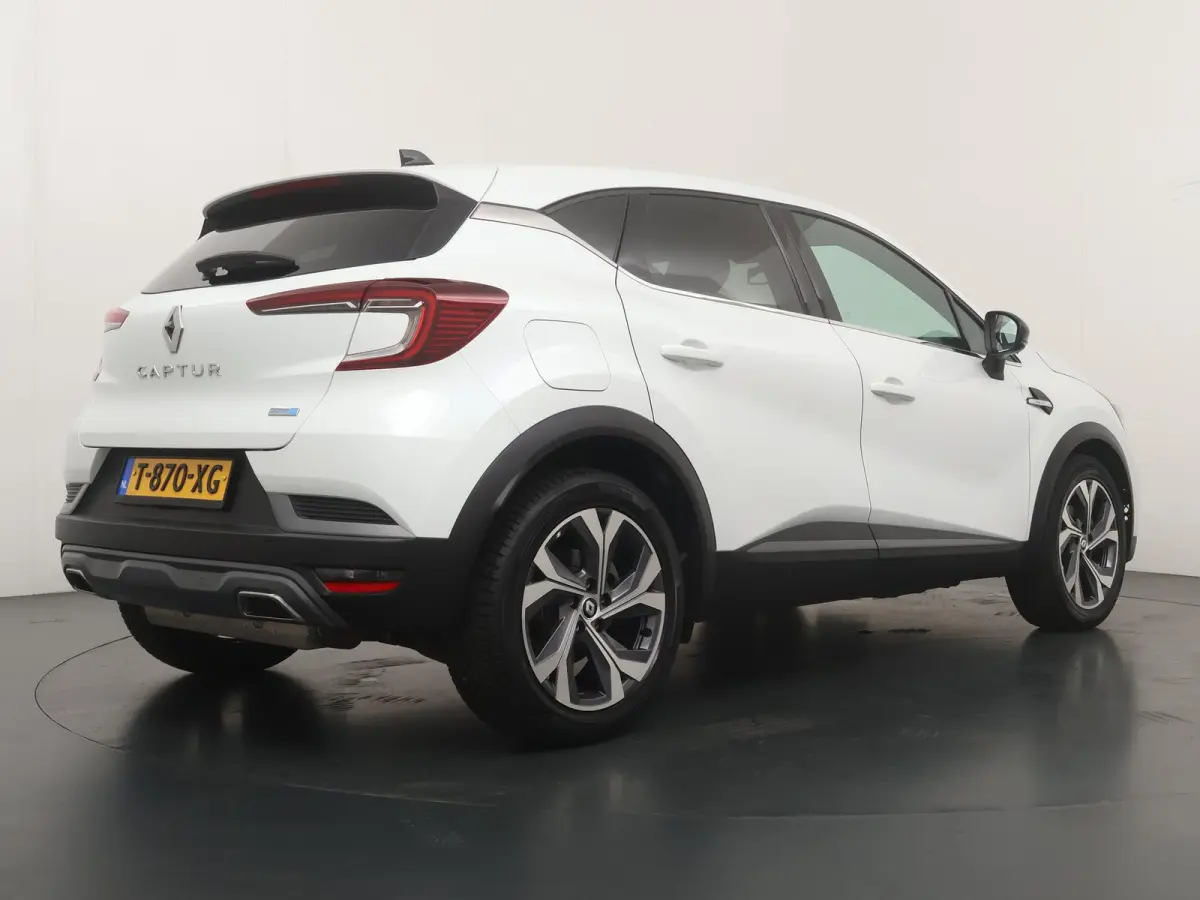 R.S. Line E-Tech Plug-in Hybrid 160 | Stoelverw. | achteruitrijcamera | groot navigatie |