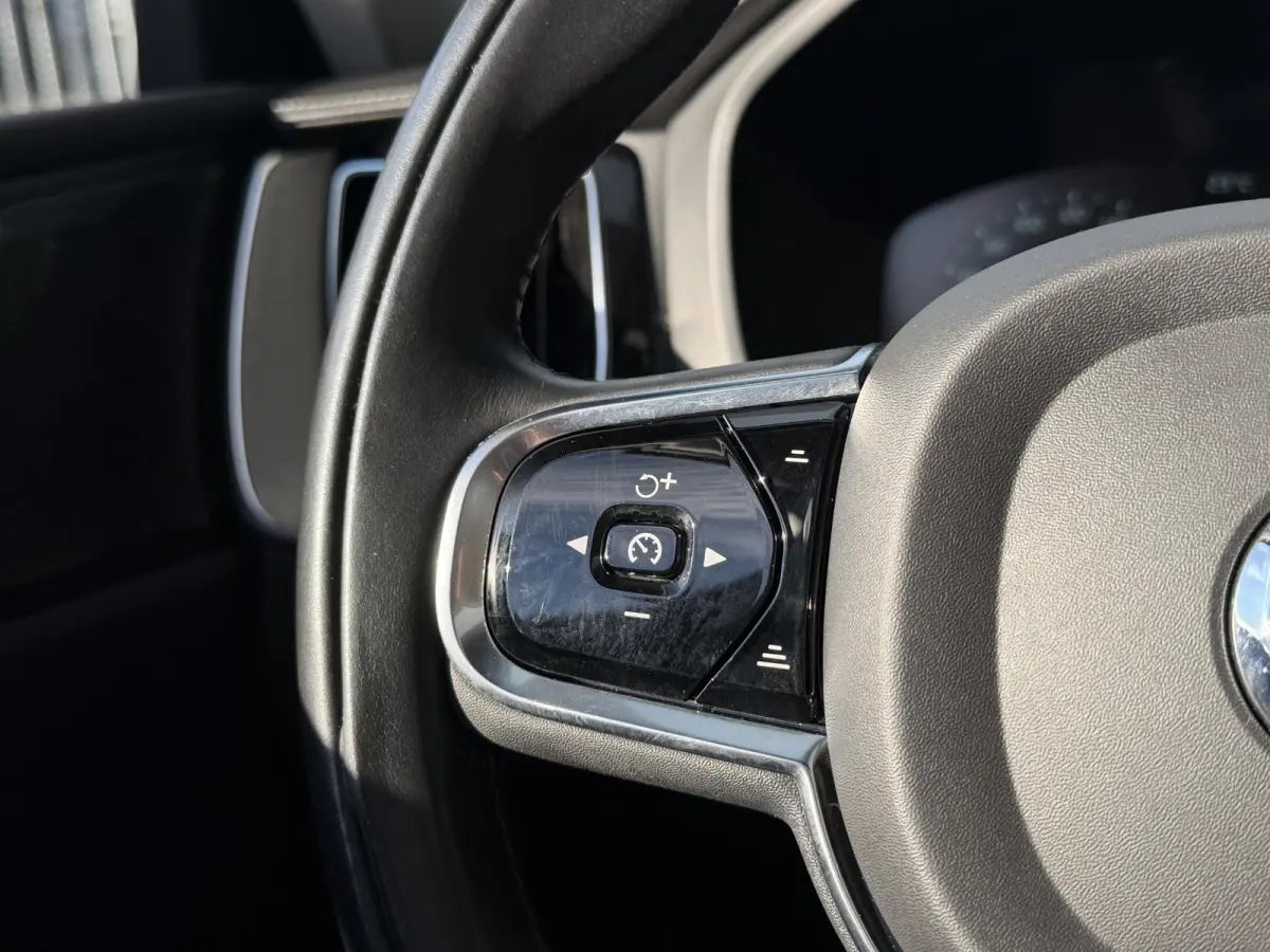 2.0 Recharge T6 AWD Inscription 19"/Panoramadak/Trekhaak/Leder + memory/Adaptieve cruise/Stoel + stuurverwarming/360 camera/Keyless/Dodehoek/Apple Carplay & Android Auto