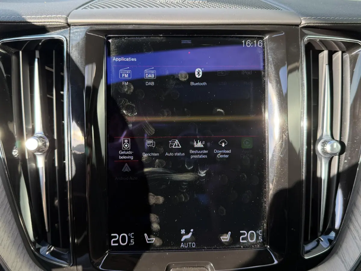 2.0 Recharge T6 AWD Inscription 19"/Panoramadak/Trekhaak/Leder + memory/Adaptieve cruise/Stoel + stuurverwarming/360 camera/Keyless/Dodehoek/Apple Carplay & Android Auto