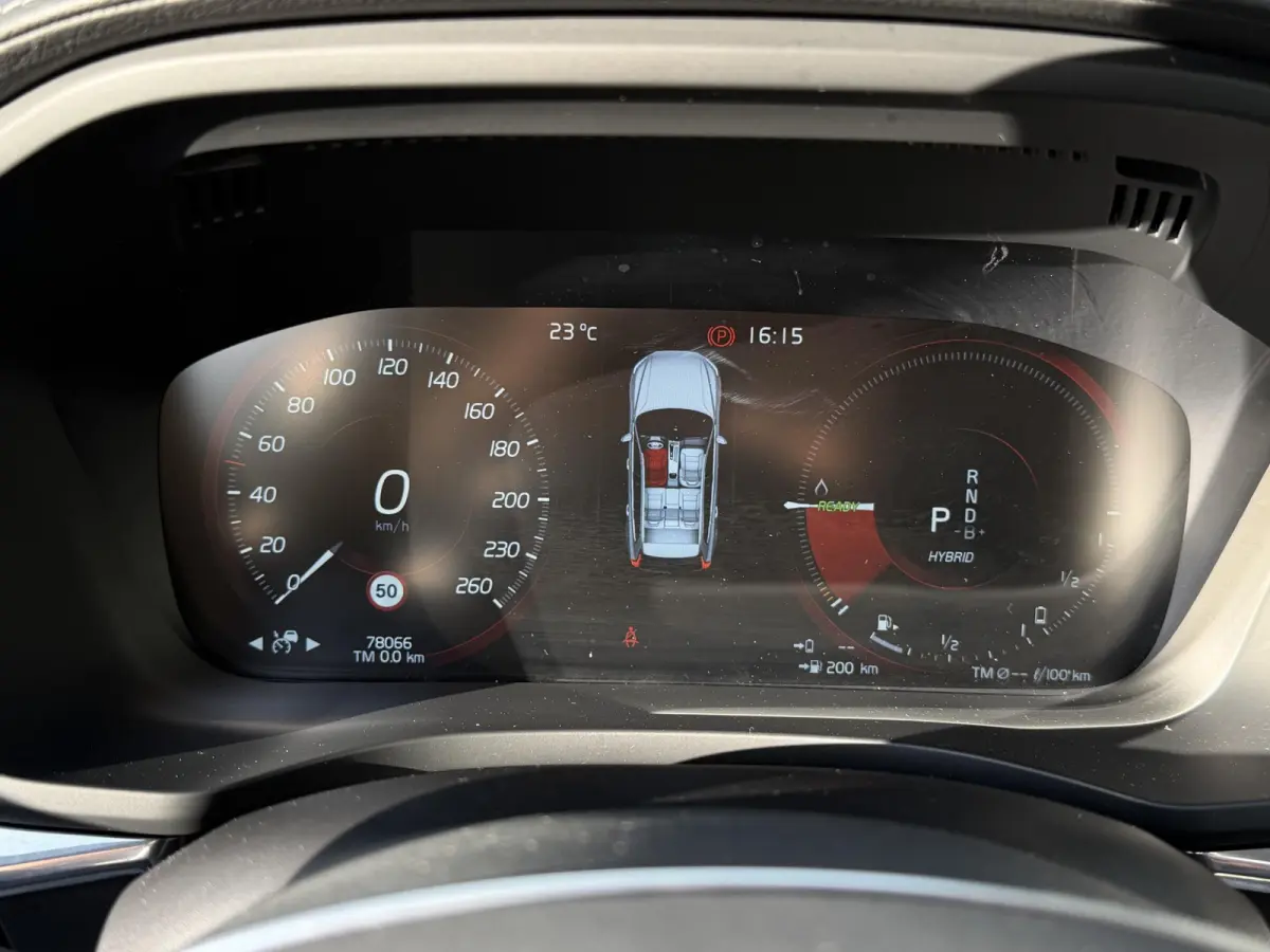 2.0 Recharge T6 AWD Inscription 19"/Panoramadak/Trekhaak/Leder + memory/Adaptieve cruise/Stoel + stuurverwarming/360 camera/Keyless/Dodehoek/Apple Carplay & Android Auto