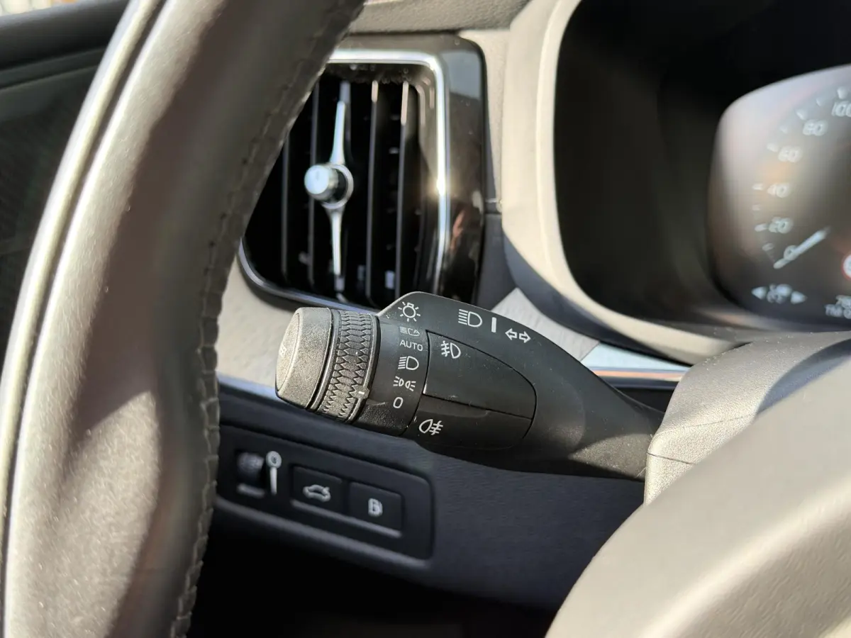 2.0 Recharge T6 AWD Inscription 19"/Panoramadak/Trekhaak/Leder + memory/Adaptieve cruise/Stoel + stuurverwarming/360 camera/Keyless/Dodehoek/Apple Carplay & Android Auto