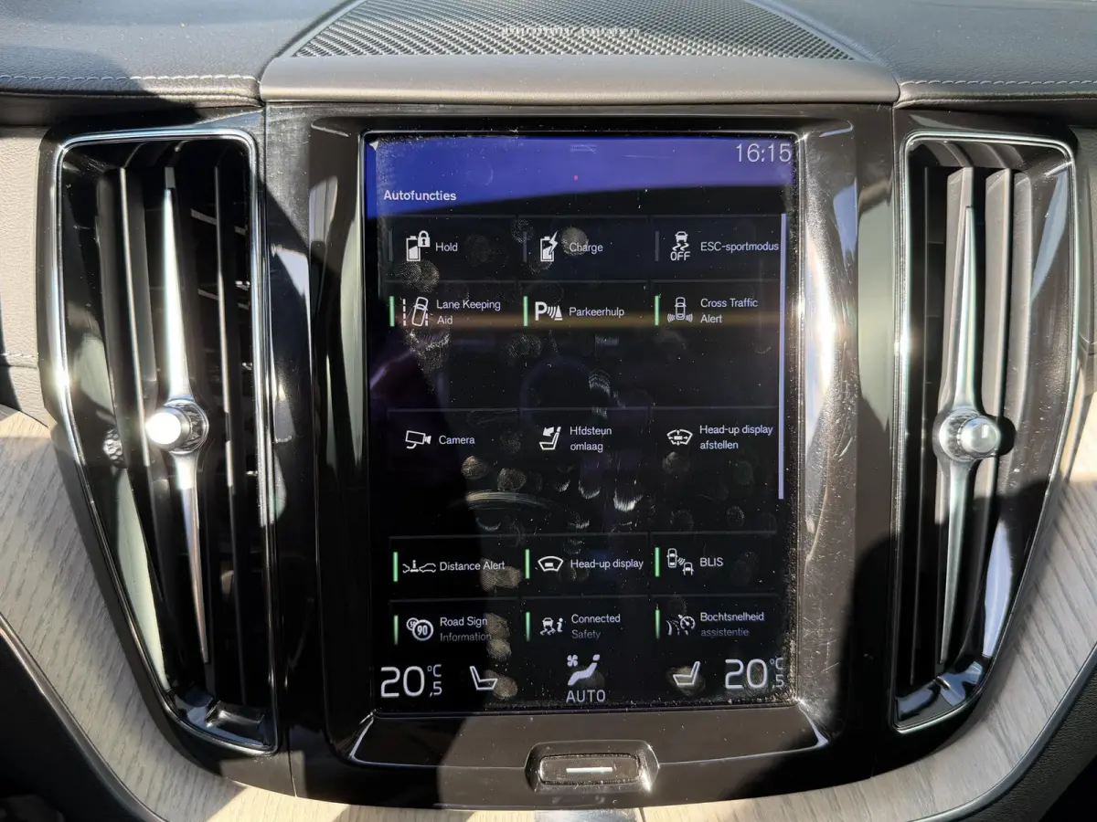 2.0 Recharge T6 AWD Inscription 19"/Panoramadak/Trekhaak/Leder + memory/Adaptieve cruise/Stoel + stuurverwarming/360 camera/Keyless/Dodehoek/Apple Carplay & Android Auto