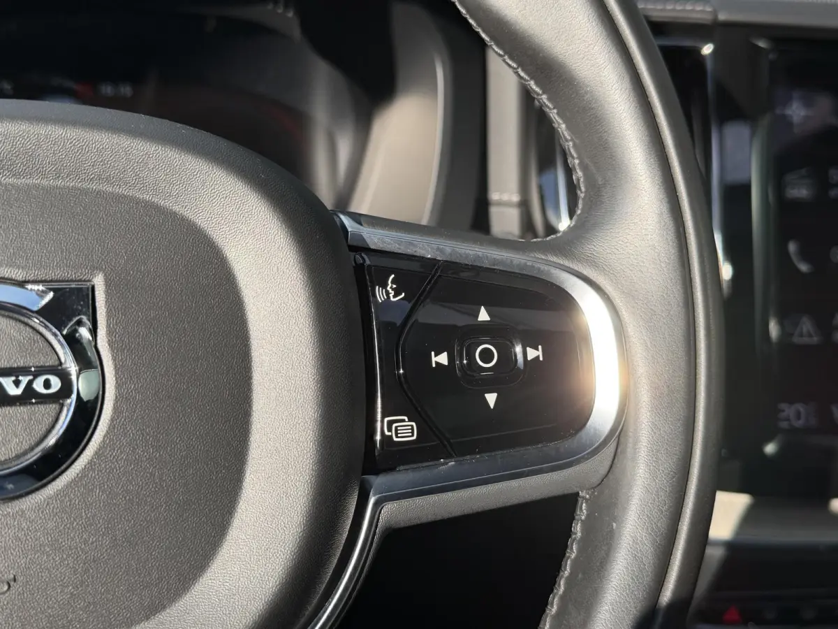 2.0 Recharge T6 AWD Inscription 19"/Panoramadak/Trekhaak/Leder + memory/Adaptieve cruise/Stoel + stuurverwarming/360 camera/Keyless/Dodehoek/Apple Carplay & Android Auto