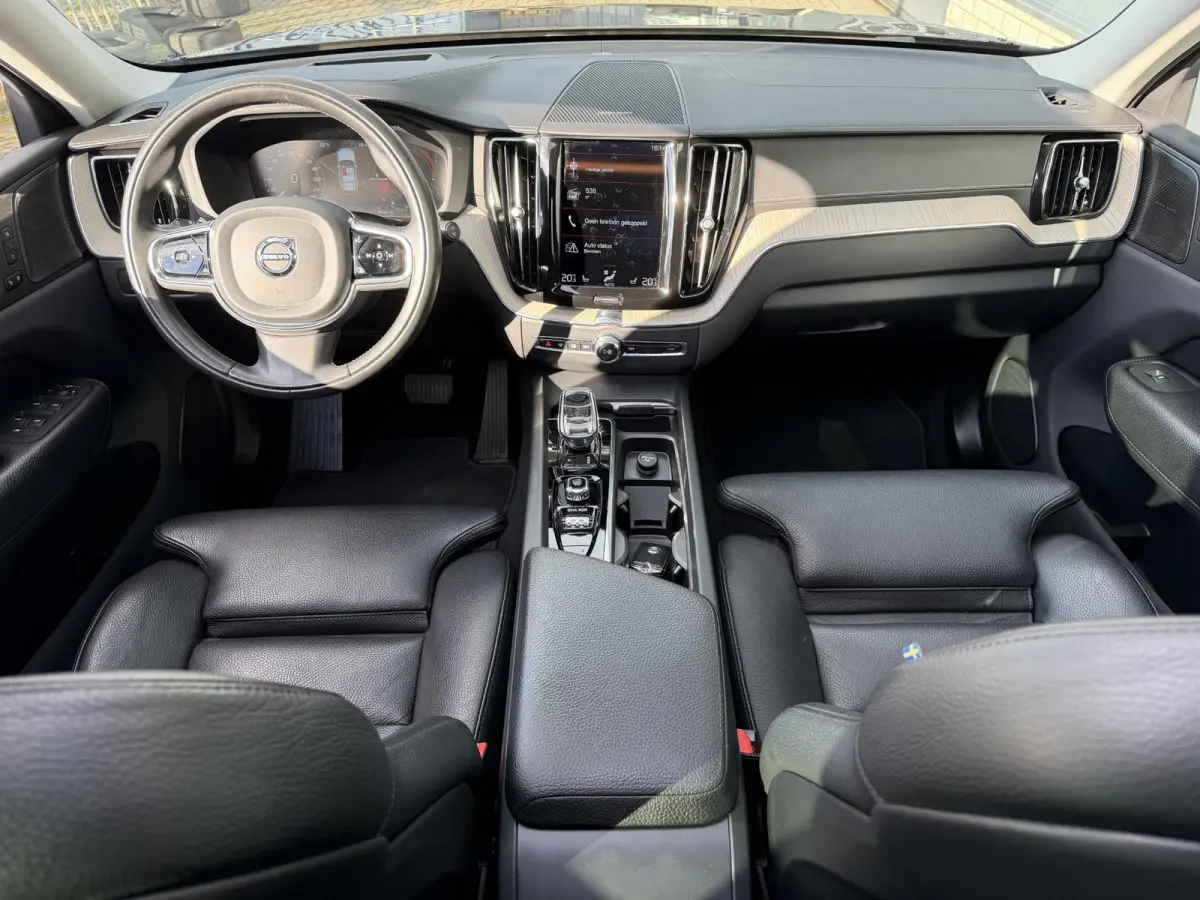 2.0 Recharge T6 AWD Inscription 19"/Panoramadak/Trekhaak/Leder + memory/Adaptieve cruise/Stoel + stuurverwarming/360 camera/Keyless/Dodehoek/Apple Carplay & Android Auto