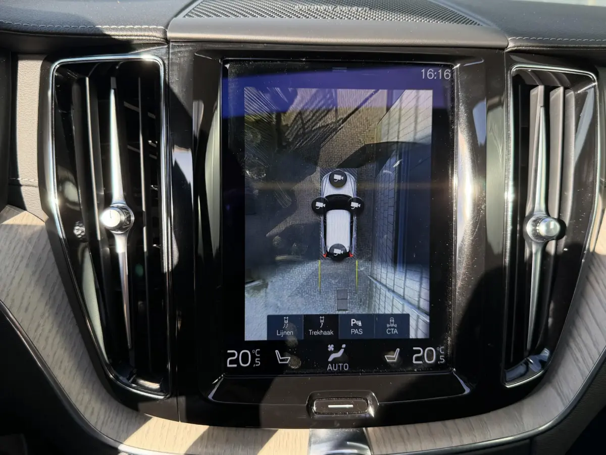 2.0 Recharge T6 AWD Inscription 19"/Panoramadak/Trekhaak/Leder + memory/Adaptieve cruise/Stoel + stuurverwarming/360 camera/Keyless/Dodehoek/Apple Carplay & Android Auto