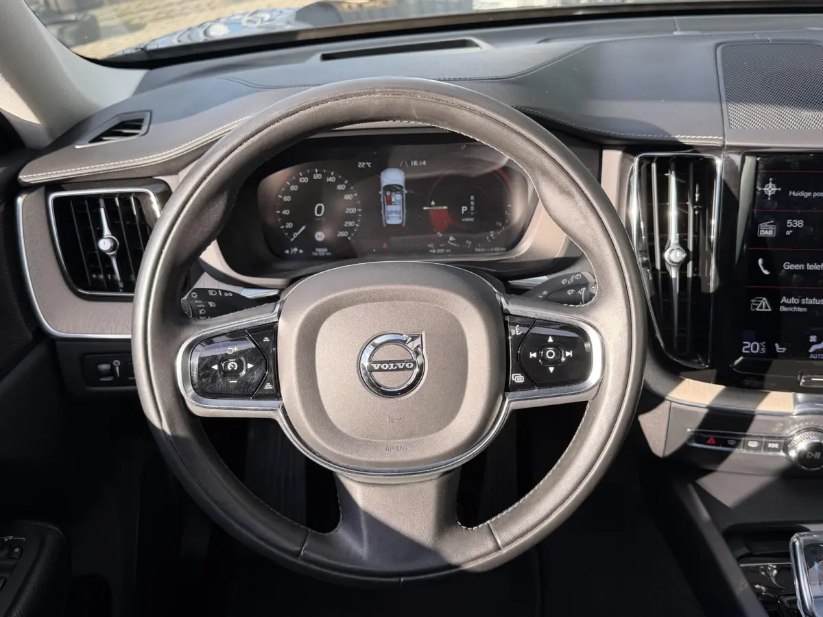 2.0 Recharge T6 AWD Inscription 19"/Panoramadak/Trekhaak/Leder + memory/Adaptieve cruise/Stoel + stuurverwarming/360 camera/Keyless/Dodehoek/Apple Carplay & Android Auto