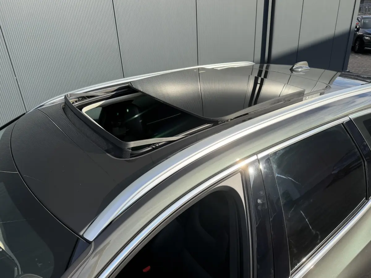 2.0 Recharge T6 AWD Inscription 19"/Panoramadak/Trekhaak/Leder + memory/Adaptieve cruise/Stoel + stuurverwarming/360 camera/Keyless/Dodehoek/Apple Carplay & Android Auto