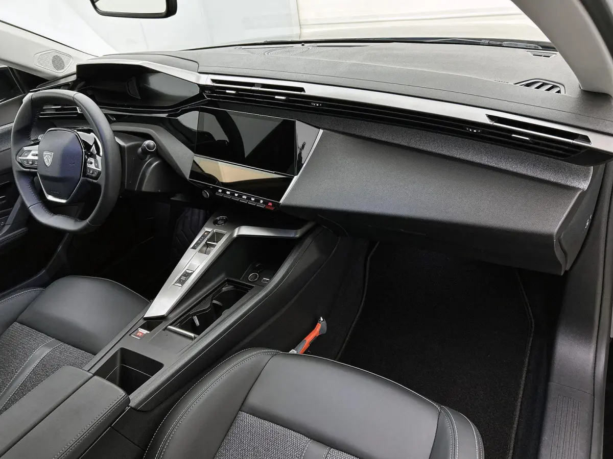 Allure Avantage 1.6 Plug-in HYbrid 225pk Automaat | Navigatie | 360° Camera | Adaptieve Cruise Control | Climate Control | Parkeersensoren | Keyless | Winterpakket | Draadloze Apple Carplay