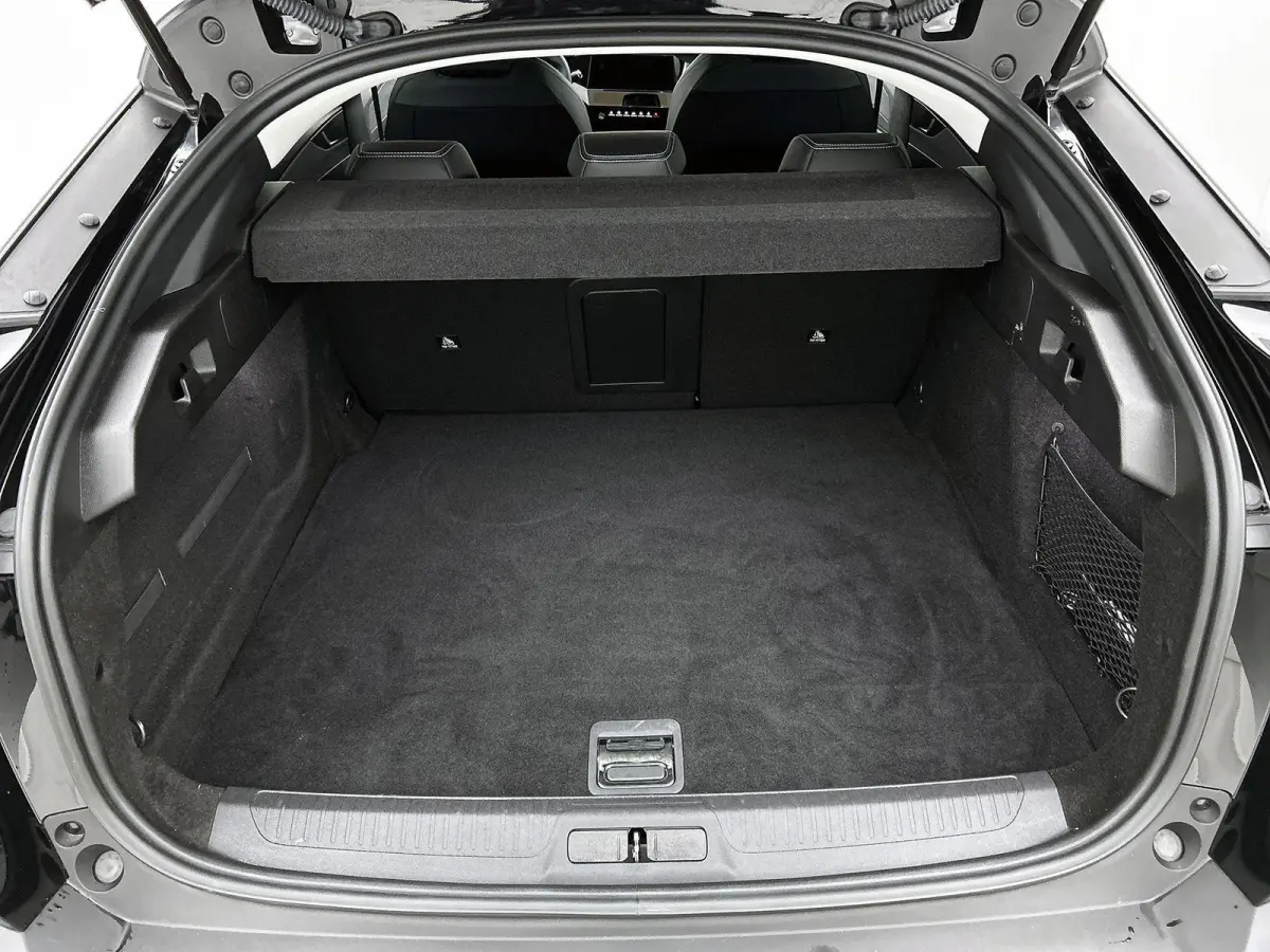 Allure Avantage 1.6 Plug-in HYbrid 225pk Automaat | Navigatie | 360° Camera | Adaptieve Cruise Control | Climate Control | Parkeersensoren | Keyless | Winterpakket | Draadloze Apple Carplay