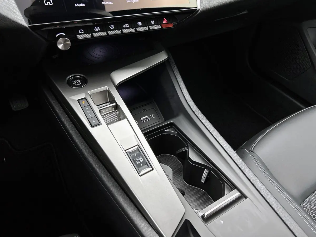 Allure Avantage 1.6 Plug-in HYbrid 225pk Automaat | Navigatie | 360° Camera | Adaptieve Cruise Control | Climate Control | Parkeersensoren | Keyless | Winterpakket | Draadloze Apple Carplay