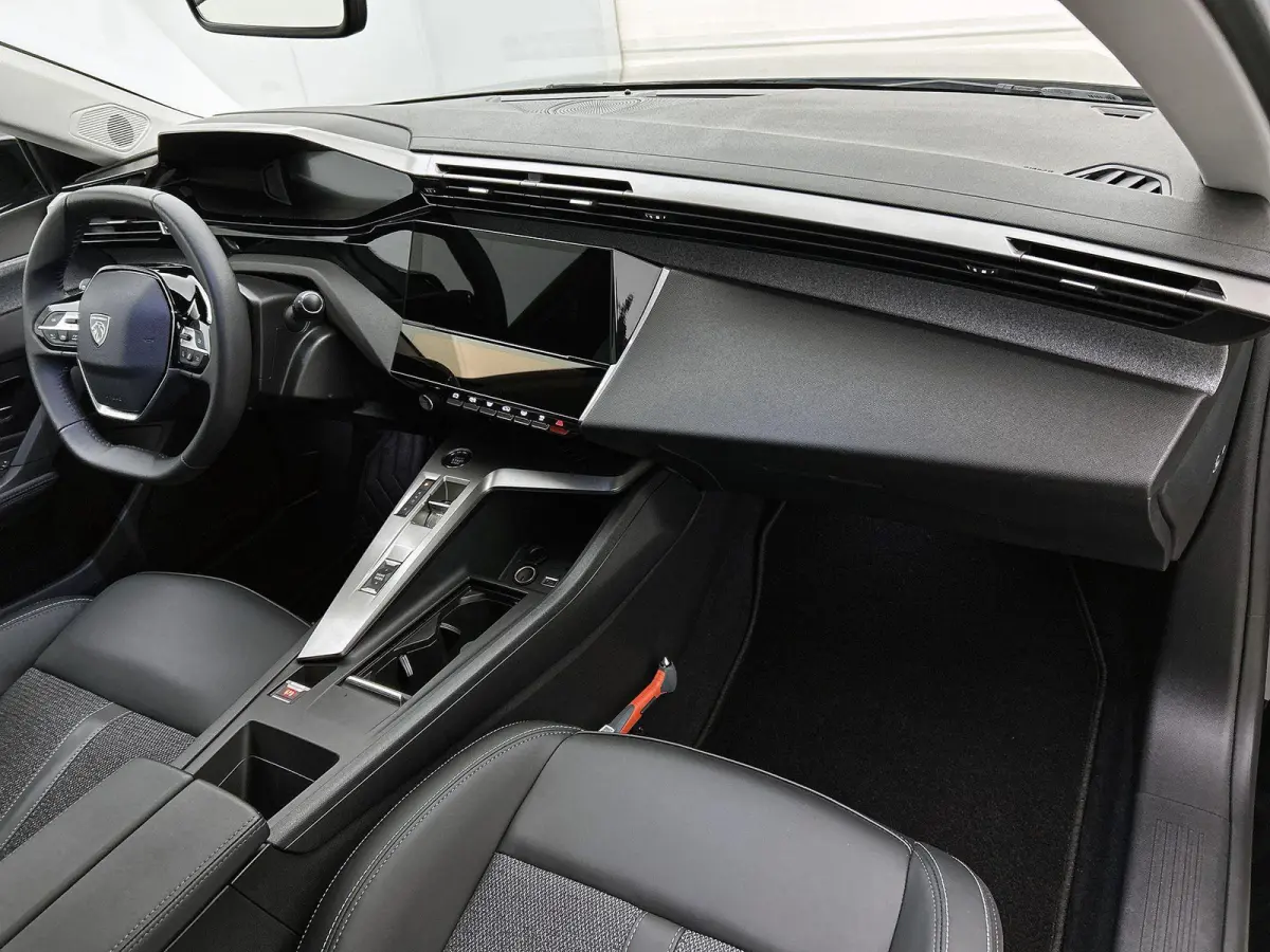 Allure Avantage 1.6 Plug-in HYbrid 225pk Automaat | Navigatie | 360° Camera | Adaptieve Cruise Control | Climate Control | Parkeersensoren | Keyless | Winterpakket | Draadloze Apple Carplay