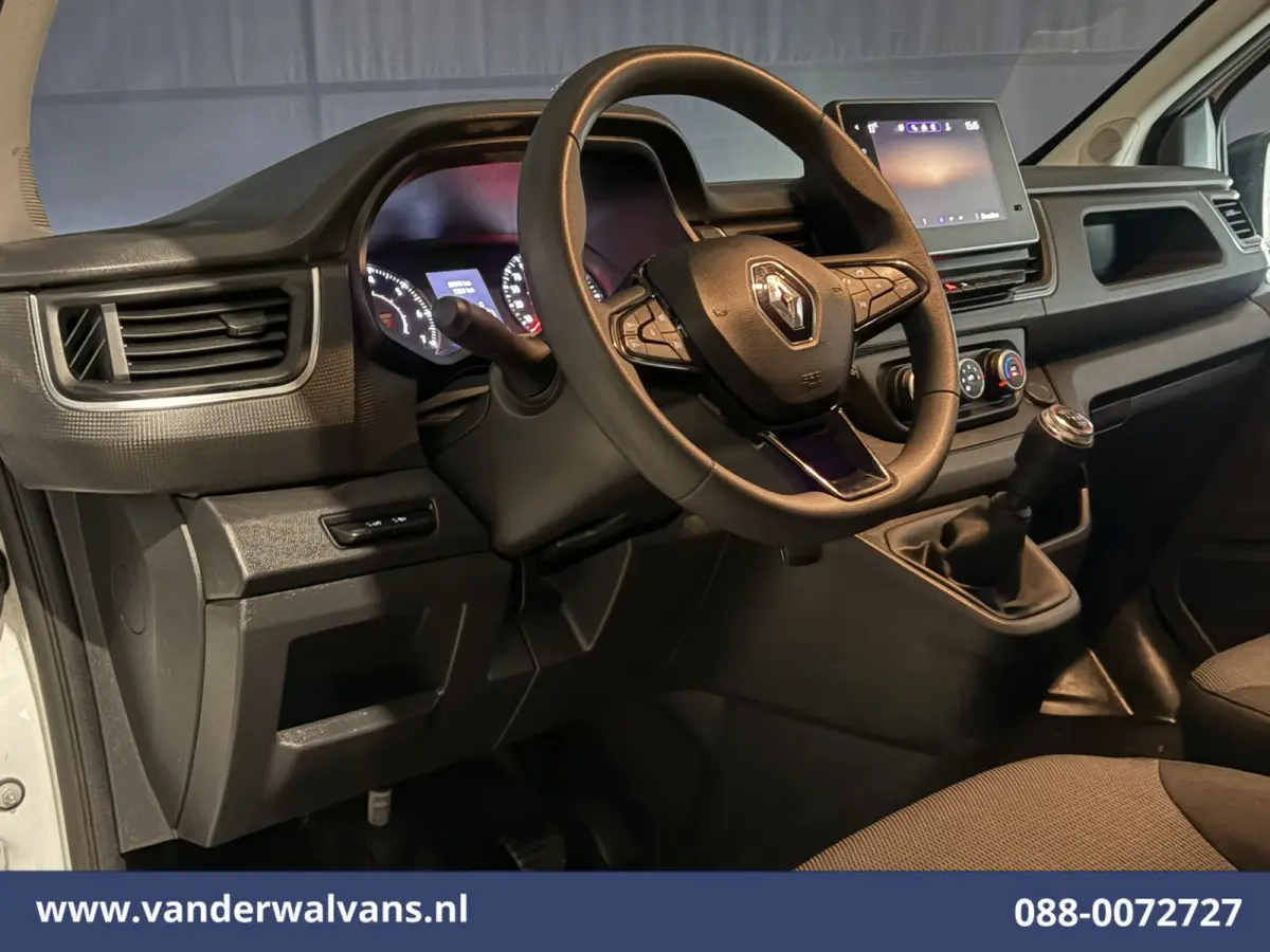 2.0 Blue dCi 130pk L2H1 Euro6 Airco | LED | 2500kg Trekhaak | Cruisecontrol Parkeersensoren, Bijrijdersbank