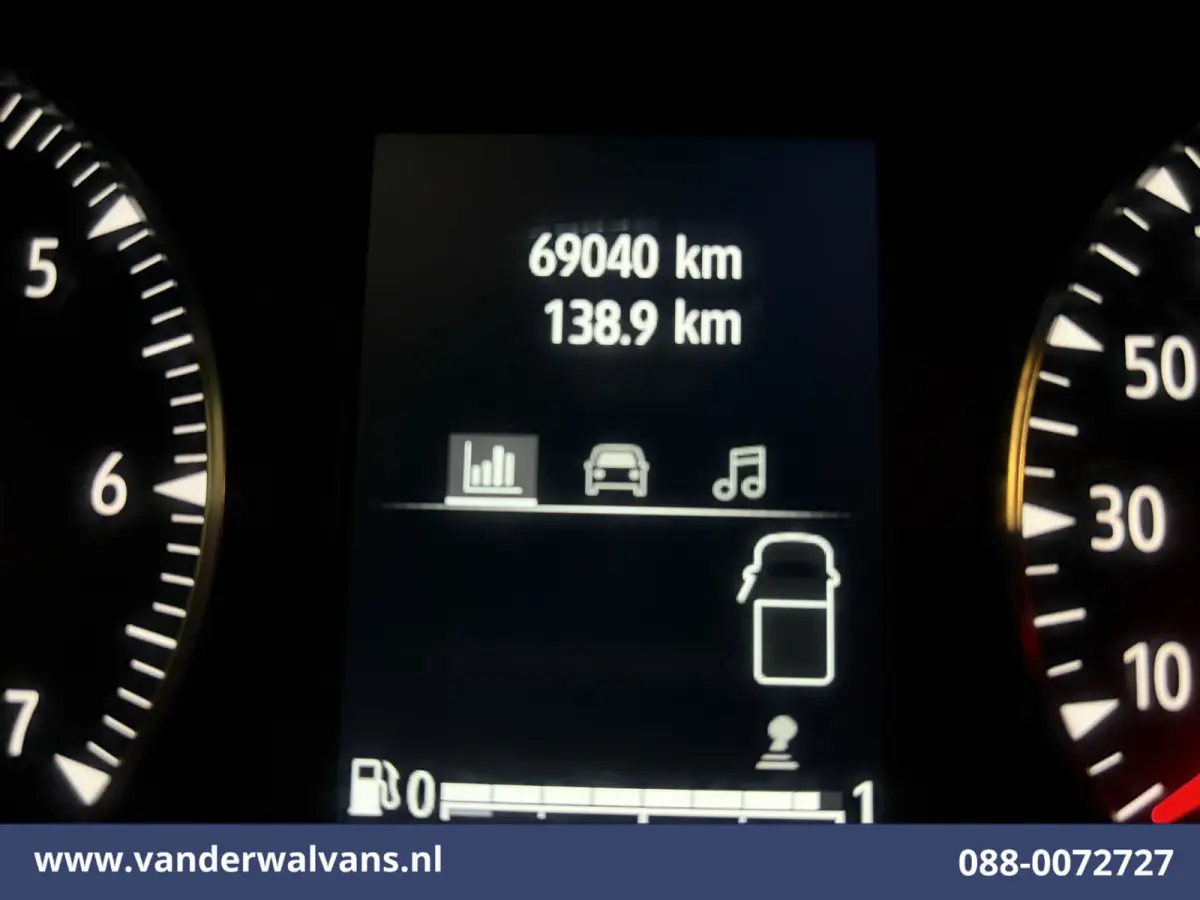 2.0 Blue dCi 130pk L2H1 Euro6 Airco | LED | 2500kg Trekhaak | Cruisecontrol Parkeersensoren, Bijrijdersbank